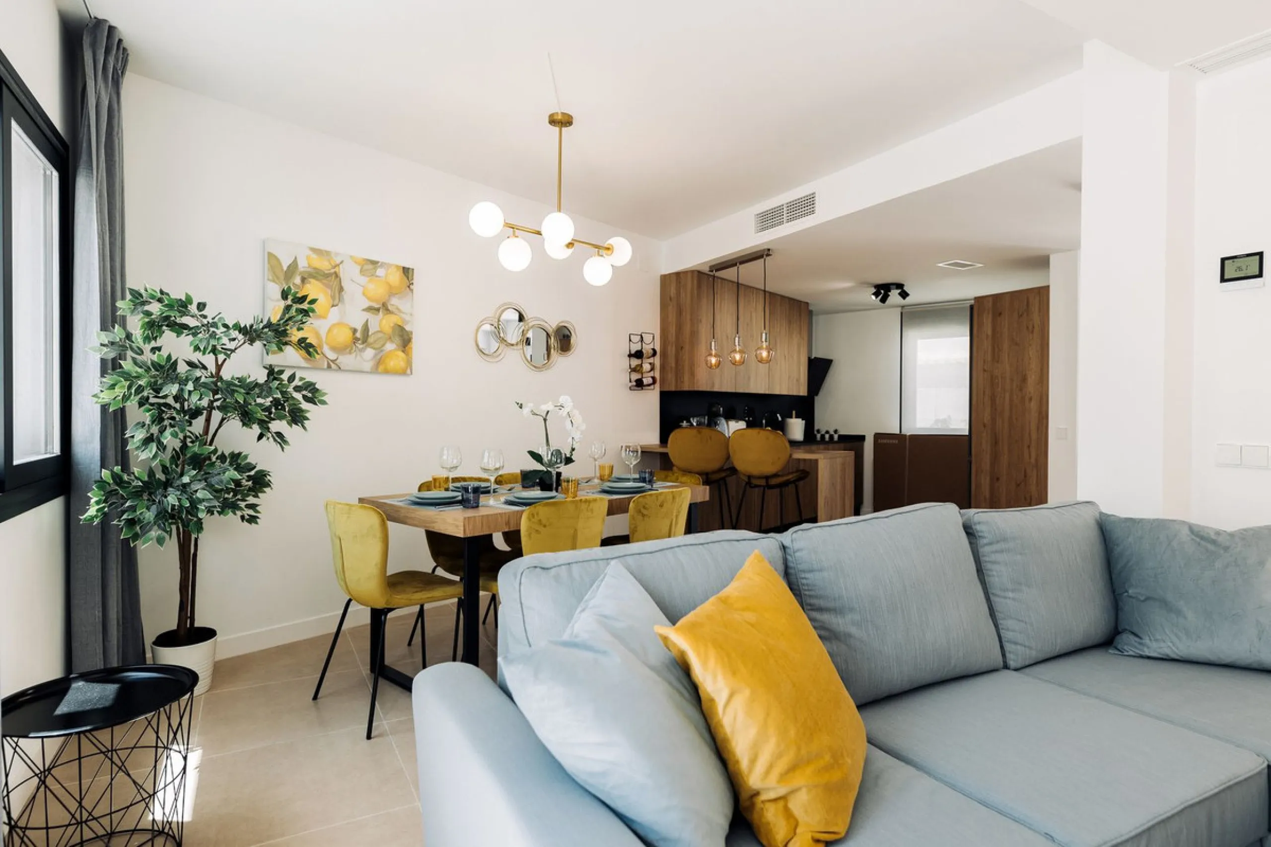 Modern Townhouse in Agra Residencial