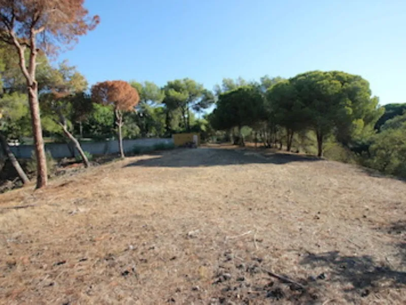 Plot - Residential Plot в продаже в Marbella, Málaga. Площадь участка 4100 м²