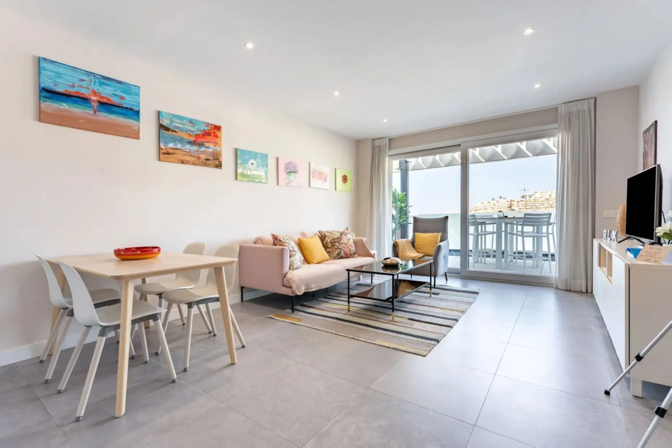 Stylish 2-Bedroom Apartment with Sunny Terrace – Calaserena, La Cala de Mijas