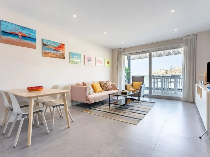 Stylish 2-Bedroom Apartment with Sunny Terrace – Calaserena, La Cala de Mijas
