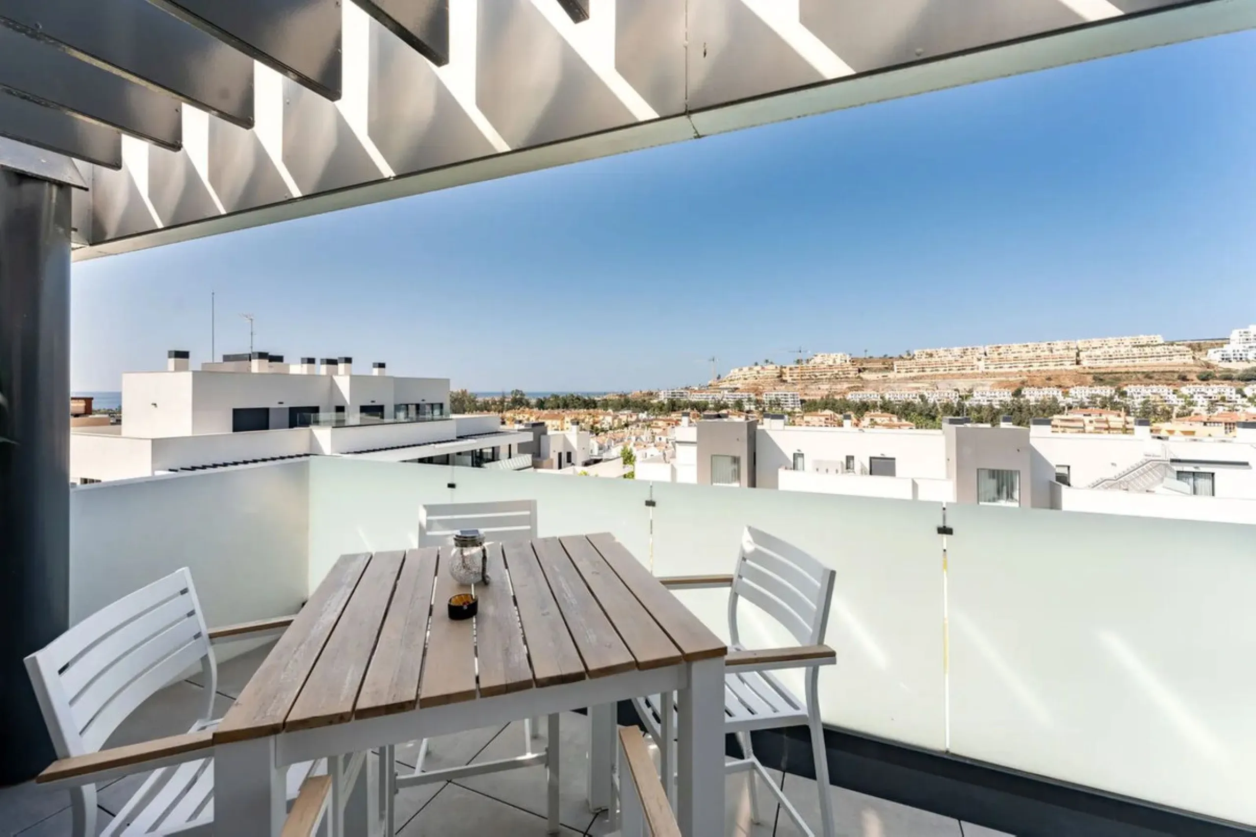 Stylish 2-Bedroom Apartment with Sunny Terrace – Calaserena, La Cala de Mijas