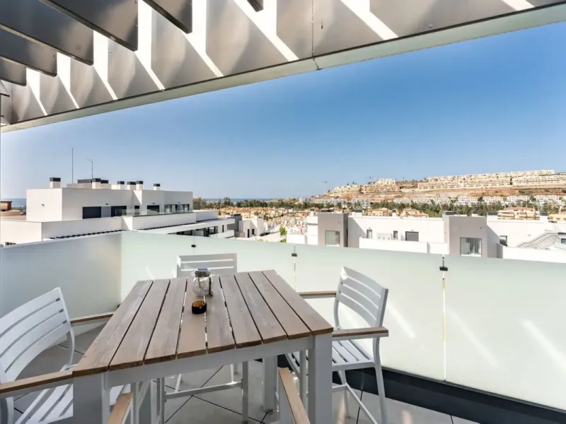 Stylish 2-Bedroom Apartment with Sunny Terrace – Calaserena, La Cala de Mijas