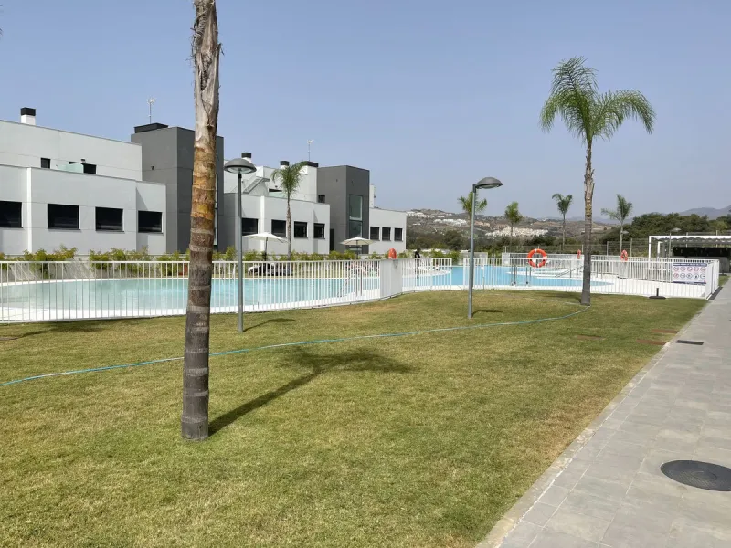 Stylish 2-Bedroom Apartment with Sunny Terrace – Calaserena, La Cala de Mijas