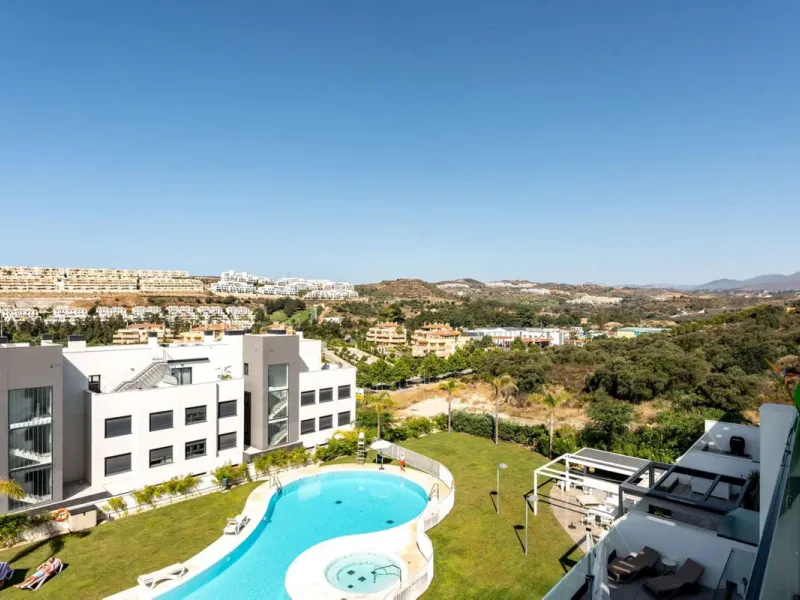 Stylish 2-Bedroom Apartment with Sunny Terrace – Calaserena, La Cala de Mijas