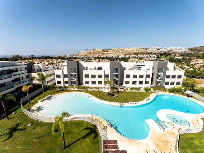 Stylish 2-Bedroom Apartment with Sunny Terrace – Calaserena, La Cala de Mijas