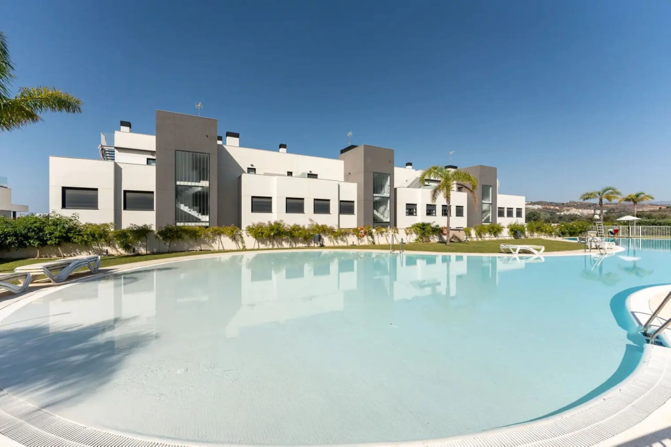 Stylish 2-Bedroom Apartment with Sunny Terrace – Calaserena, La Cala de Mijas
