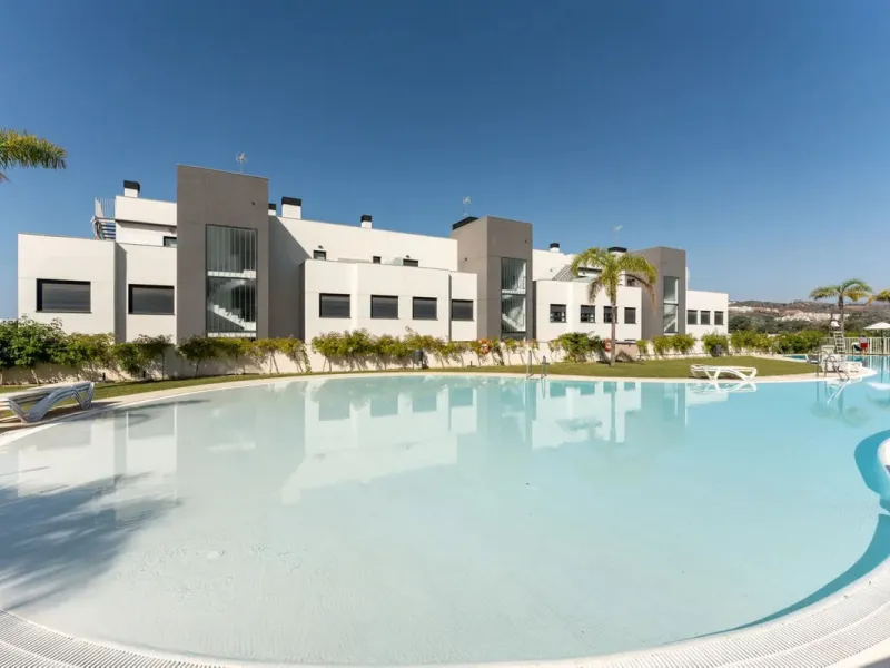 Stylish 2-Bedroom Apartment with Sunny Terrace – Calaserena, La Cala de Mijas