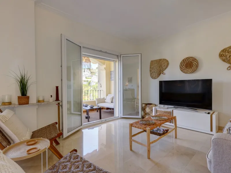 A beautiful South West facing 3 bedroom 2 bathroom duplex penthouse with open golf views and lots of natural light throughout.