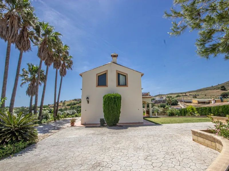 Charming Finca in Entrerríos – Space, Privacy & Andalusian Character