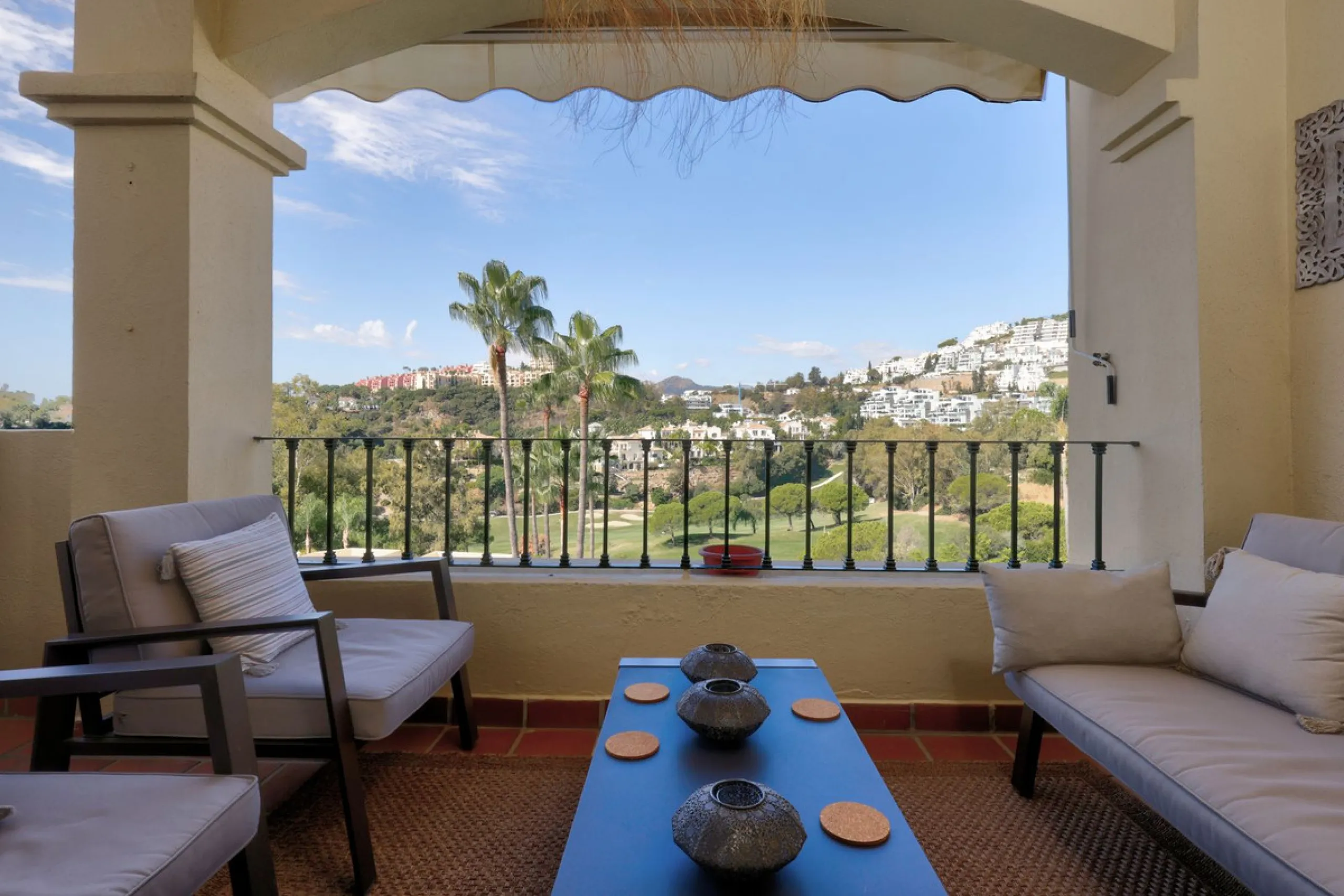 A beautiful South West facing 3 bedroom 2 bathroom duplex penthouse with open golf views and lots of natural light throughout.