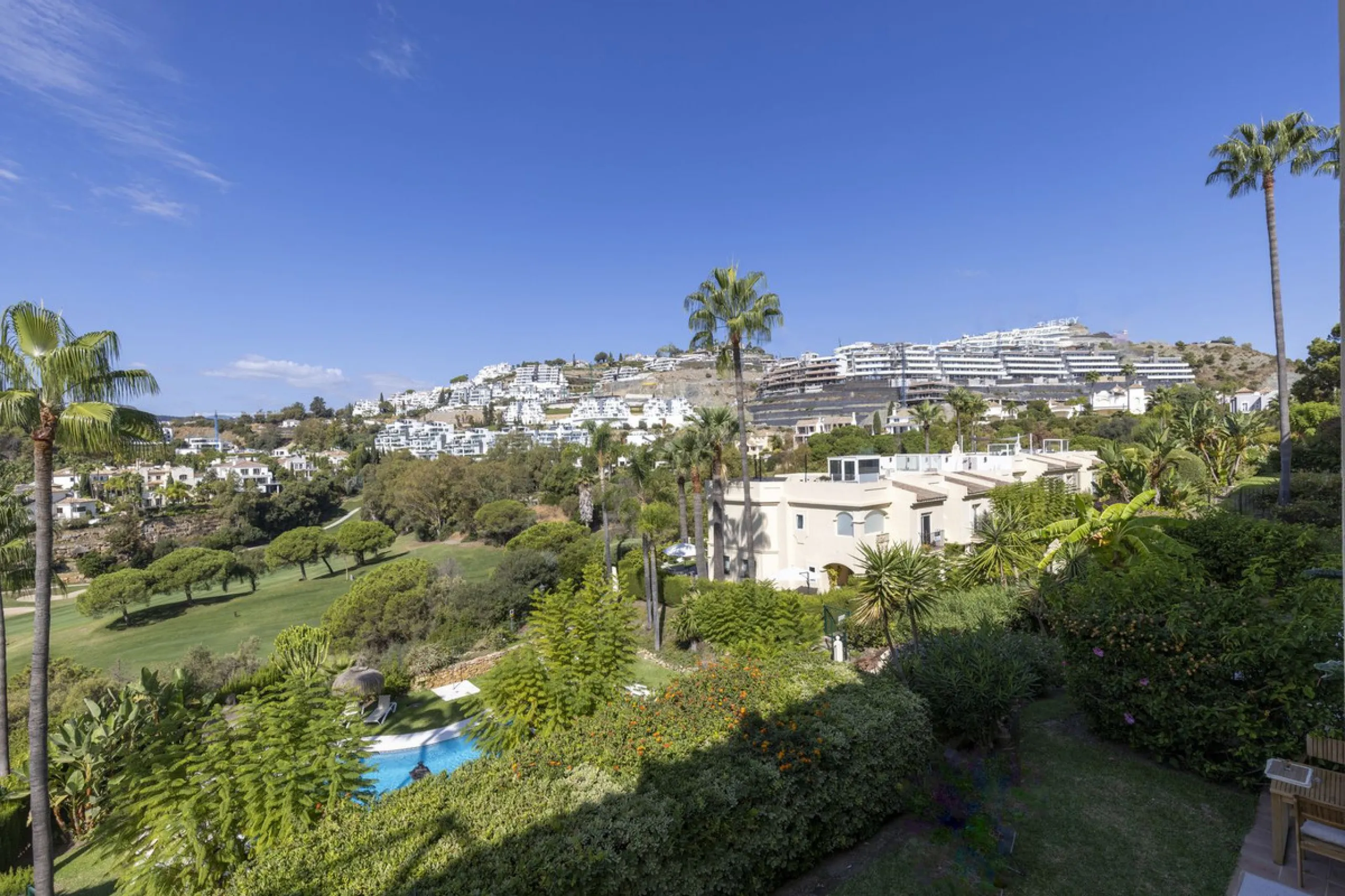A beautiful South West facing 3 bedroom 2 bathroom duplex penthouse with open golf views and lots of natural light throughout.