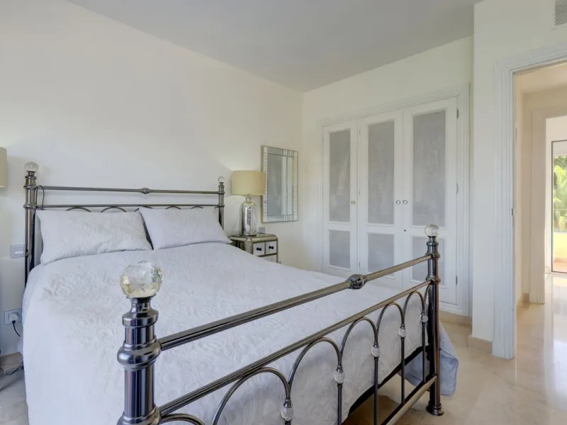 A beautiful South West facing 3 bedroom 2 bathroom duplex penthouse with open golf views and lots of natural light throughout.
