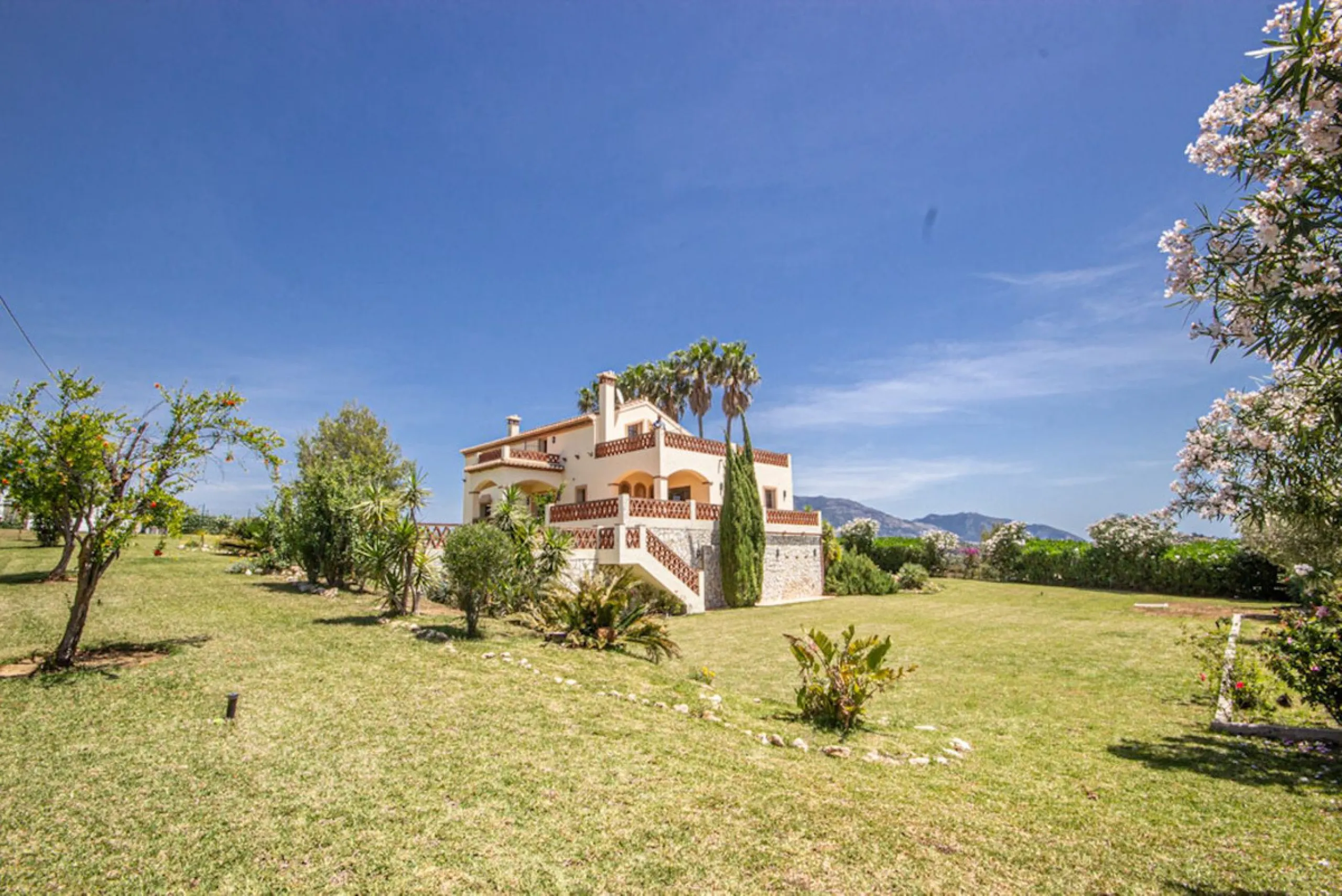 Charming Finca in Entrerríos – Space, Privacy & Andalusian Character