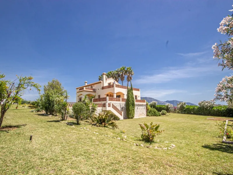 Charming Finca in Entrerríos – Space, Privacy & Andalusian Character