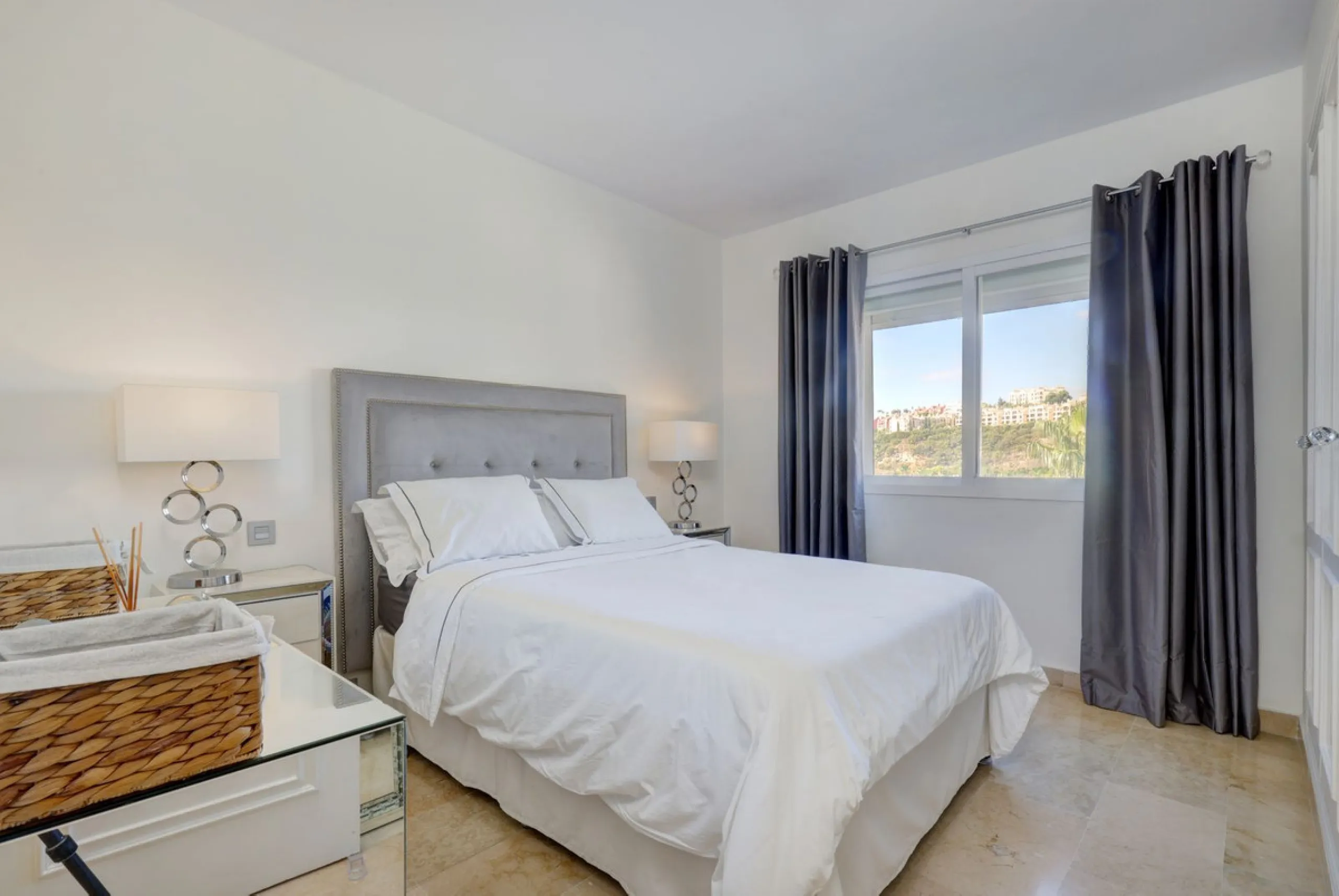A beautiful South West facing 3 bedroom 2 bathroom duplex penthouse with open golf views and lots of natural light throughout.