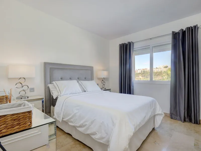 A beautiful South West facing 3 bedroom 2 bathroom duplex penthouse with open golf views and lots of natural light throughout.