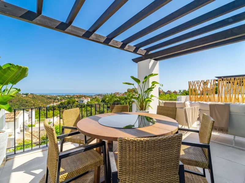 BrandNew Modern Three Bedroom Penthouse with Uninterrupted Panoramic Sea Views