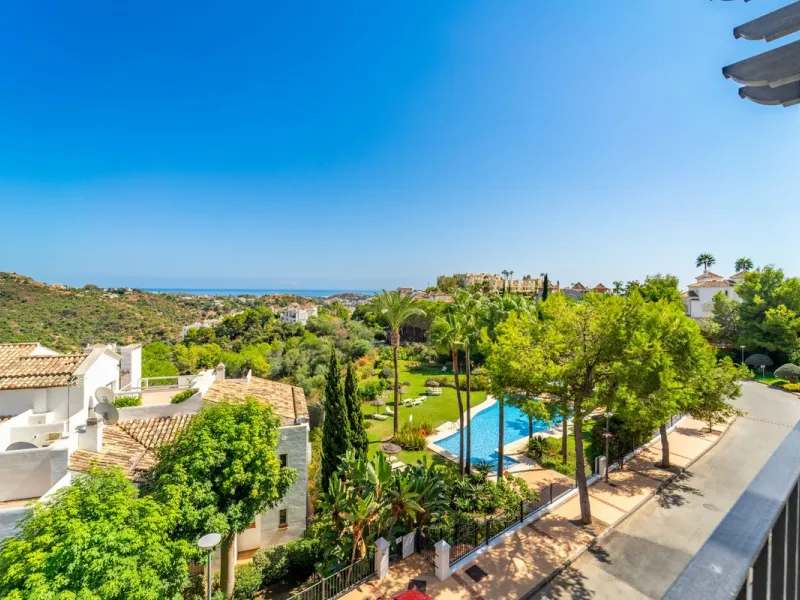 BrandNew Modern Three Bedroom Penthouse with Uninterrupted Panoramic Sea Views