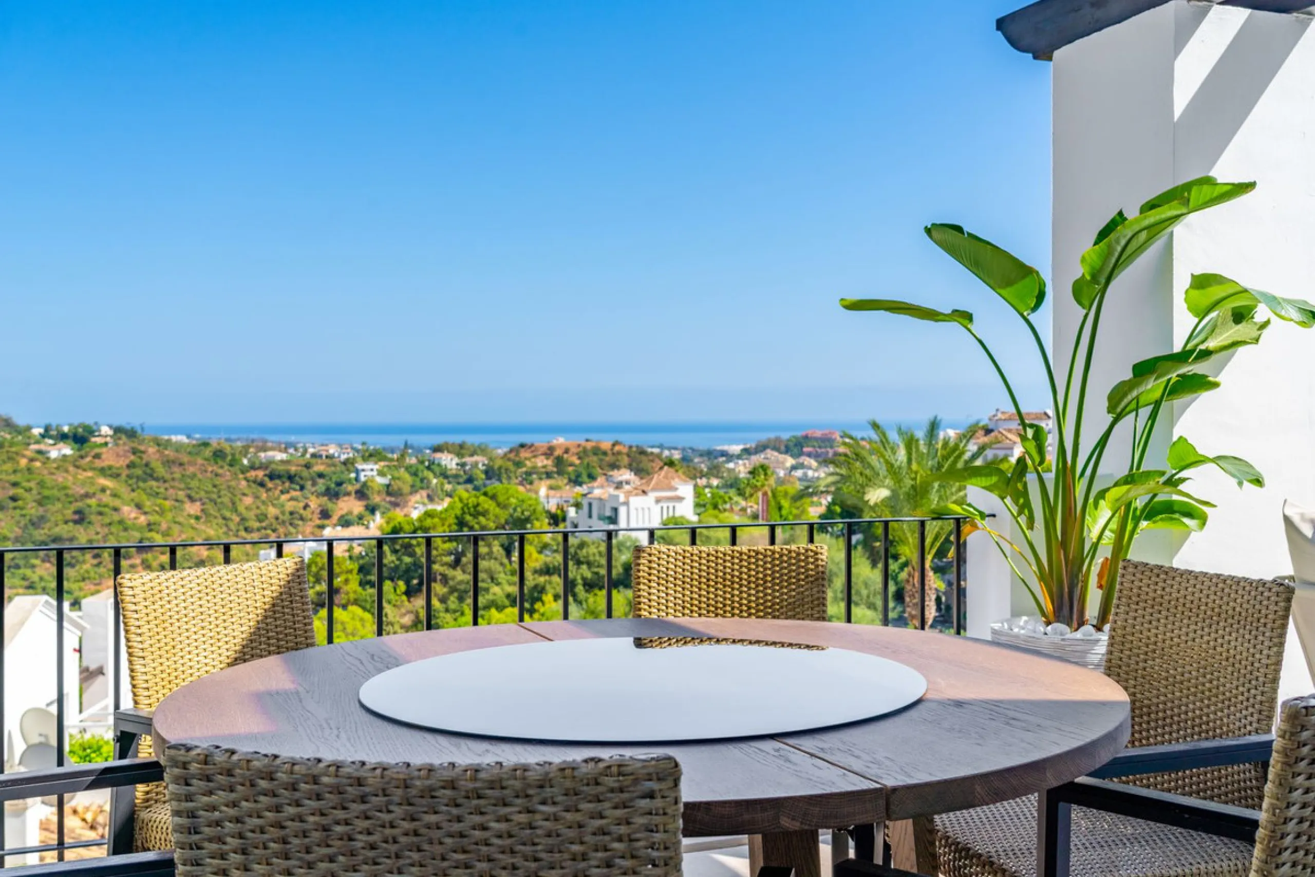 BrandNew Modern Three Bedroom Penthouse with Uninterrupted Panoramic Sea Views