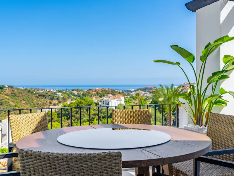 BrandNew Modern Three Bedroom Penthouse with Uninterrupted Panoramic Sea Views