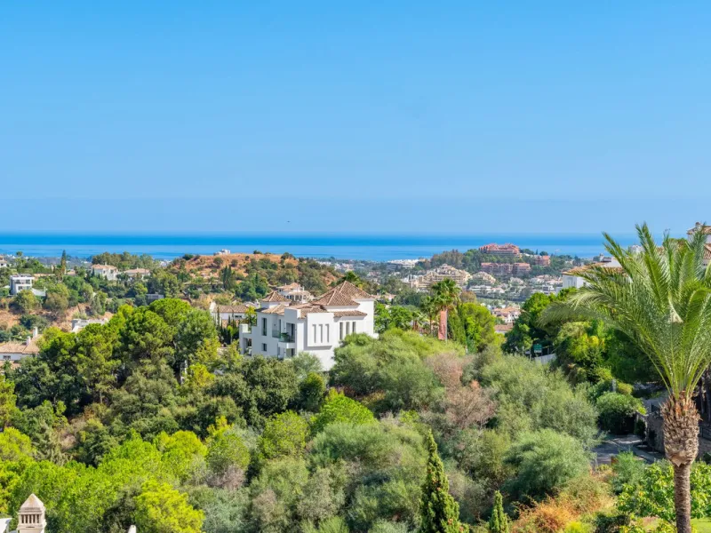 BrandNew Modern Three Bedroom Penthouse with Uninterrupted Panoramic Sea Views