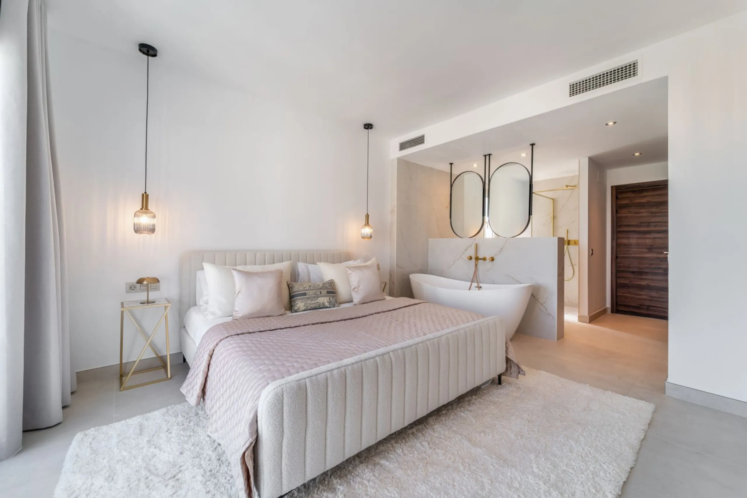 BrandNew Modern Three Bedroom Penthouse with Uninterrupted Panoramic Sea Views