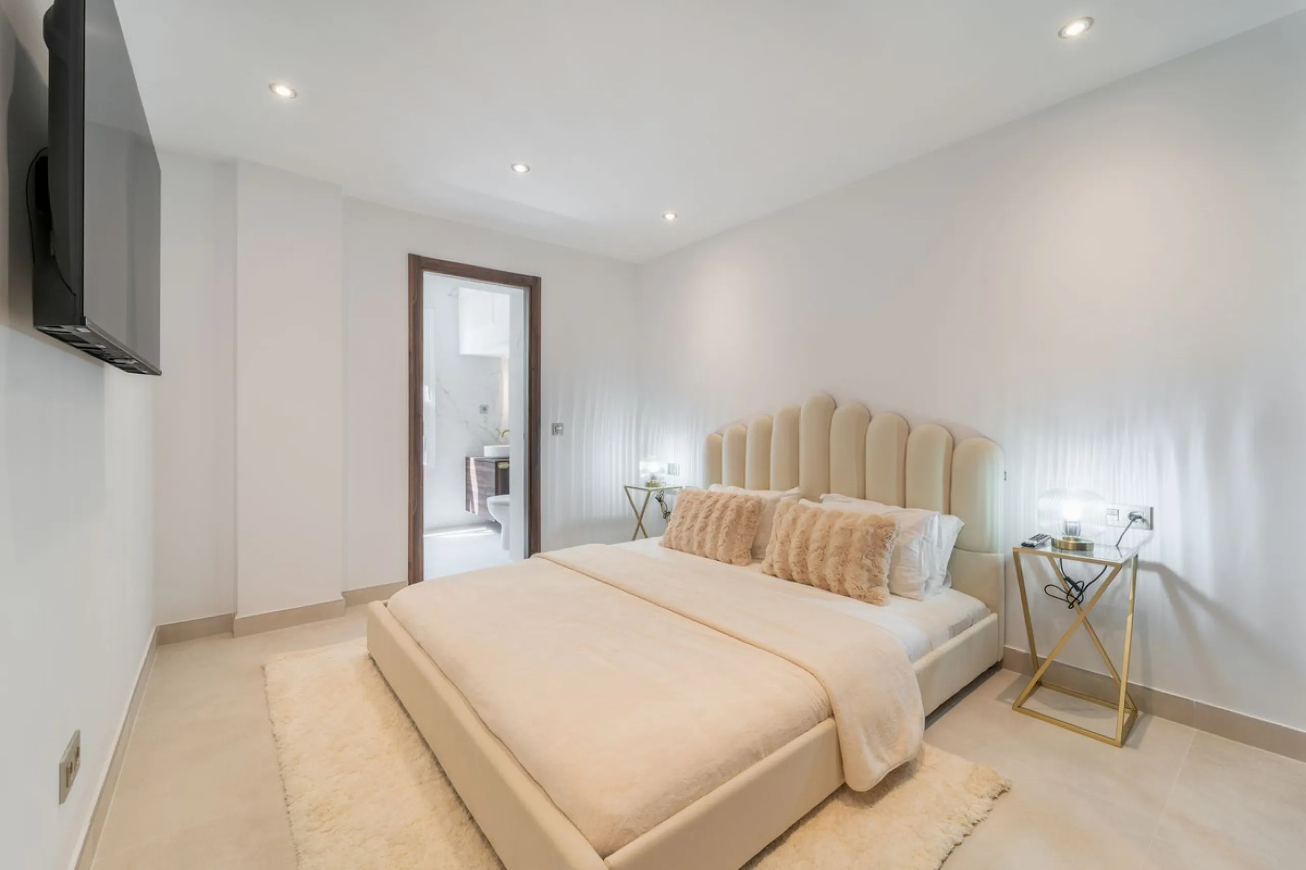 BrandNew Modern Three Bedroom Penthouse with Uninterrupted Panoramic Sea Views