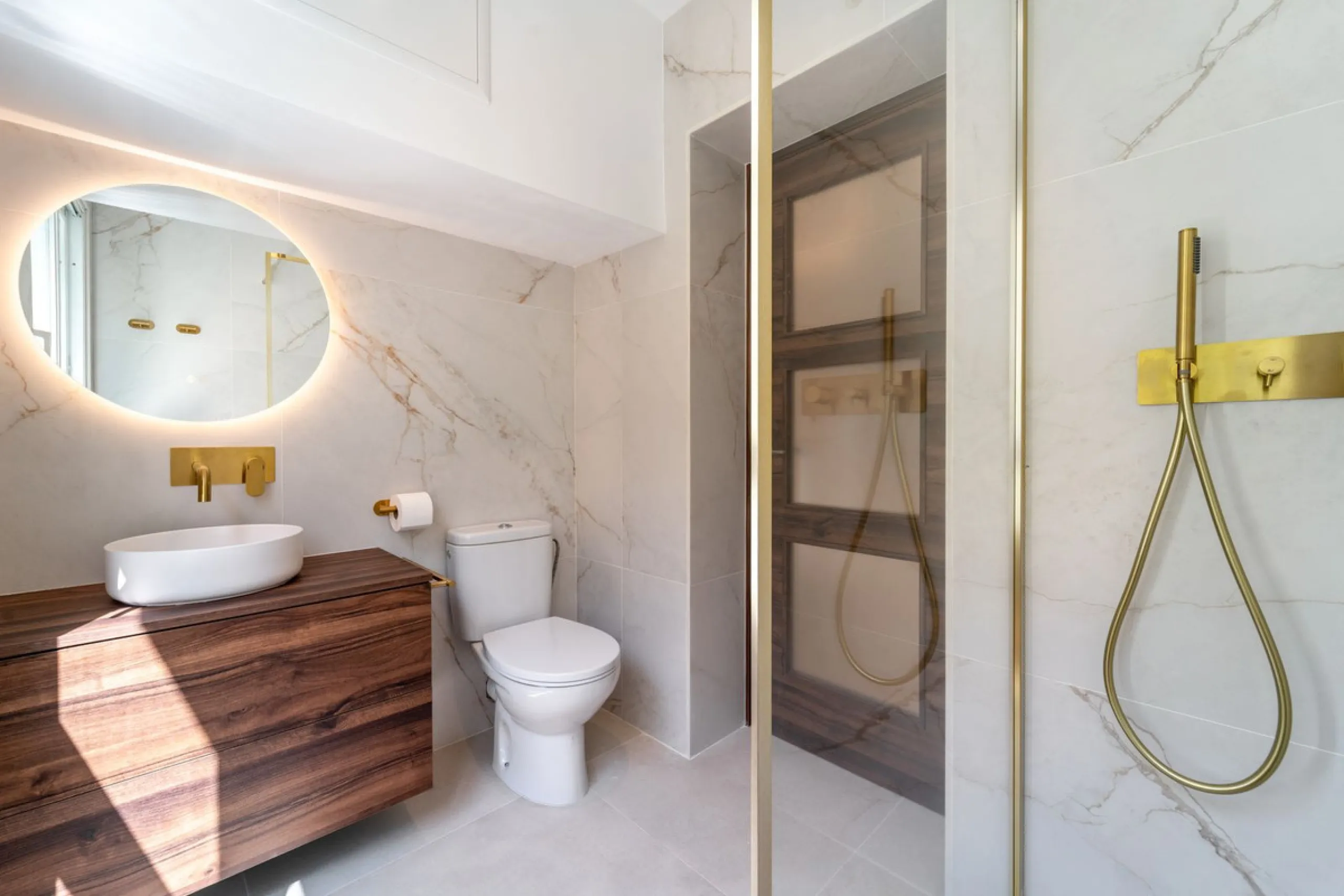 BrandNew Modern Three Bedroom Penthouse with Uninterrupted Panoramic Sea Views