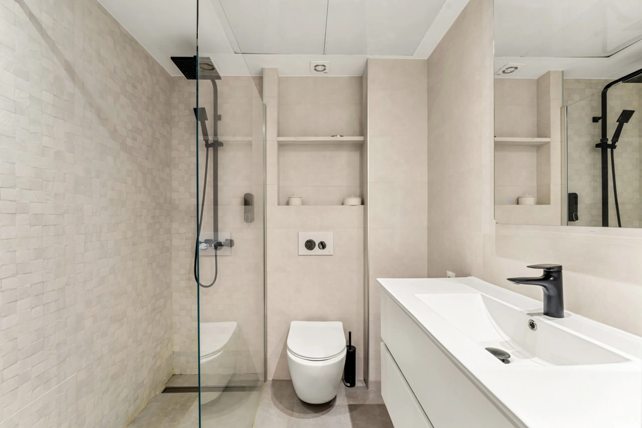 Apartment - Middle Floor Apartment в продаже в Marbella, Málaga. В доме 4 спален и 3 ванных комнат. Площадь дома 113 м². Площадь участка 21 м²