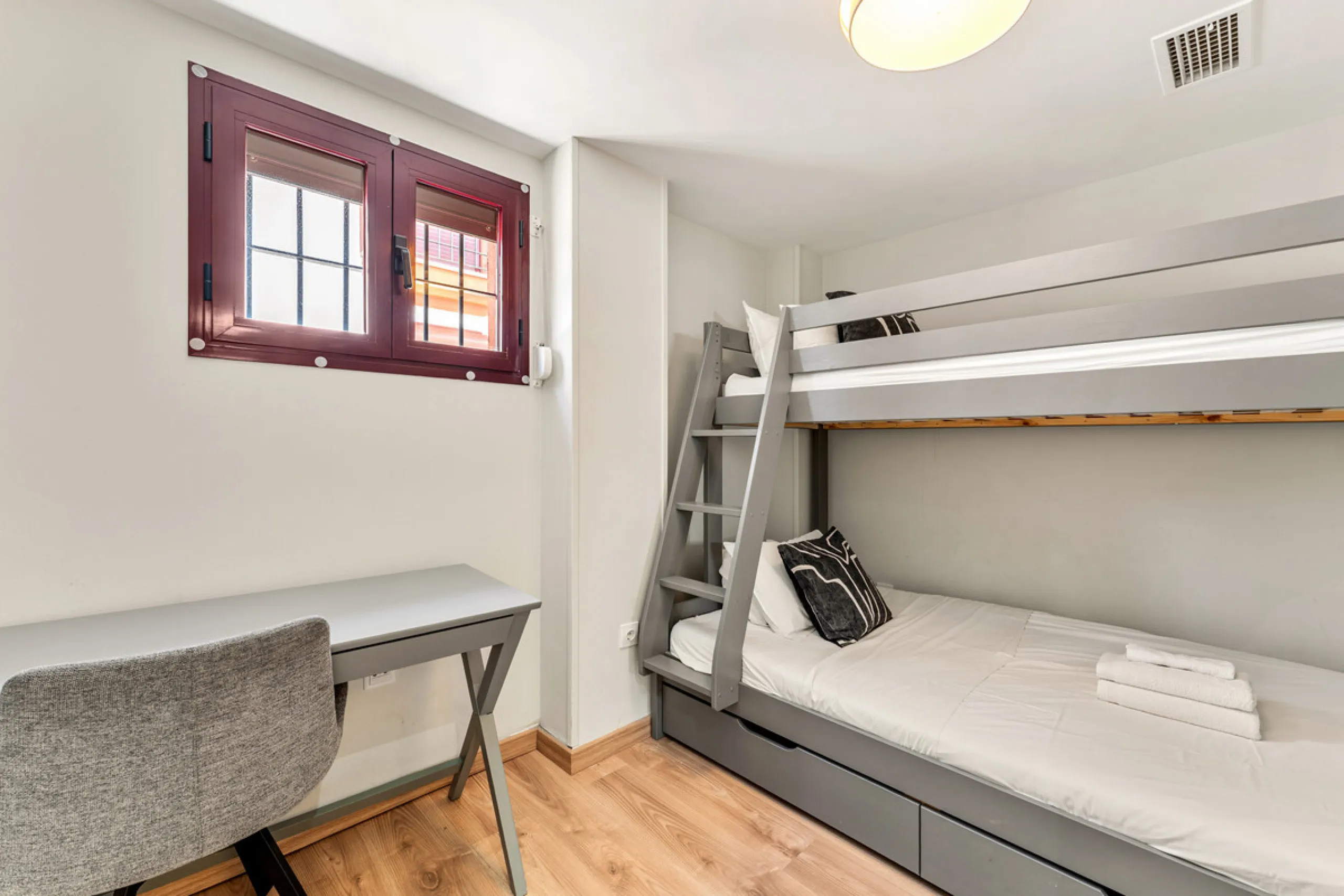Apartment - Middle Floor Apartment в продаже в Marbella, Málaga. В доме 4 спален и 3 ванных комнат. Площадь дома 113 м². Площадь участка 21 м²