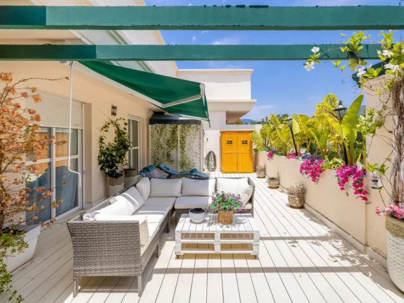 Apartment - Middle Floor Apartment в продаже в Marbella, Málaga. В доме 2 спален и 2 ванных комнат. Площадь дома 150 м²