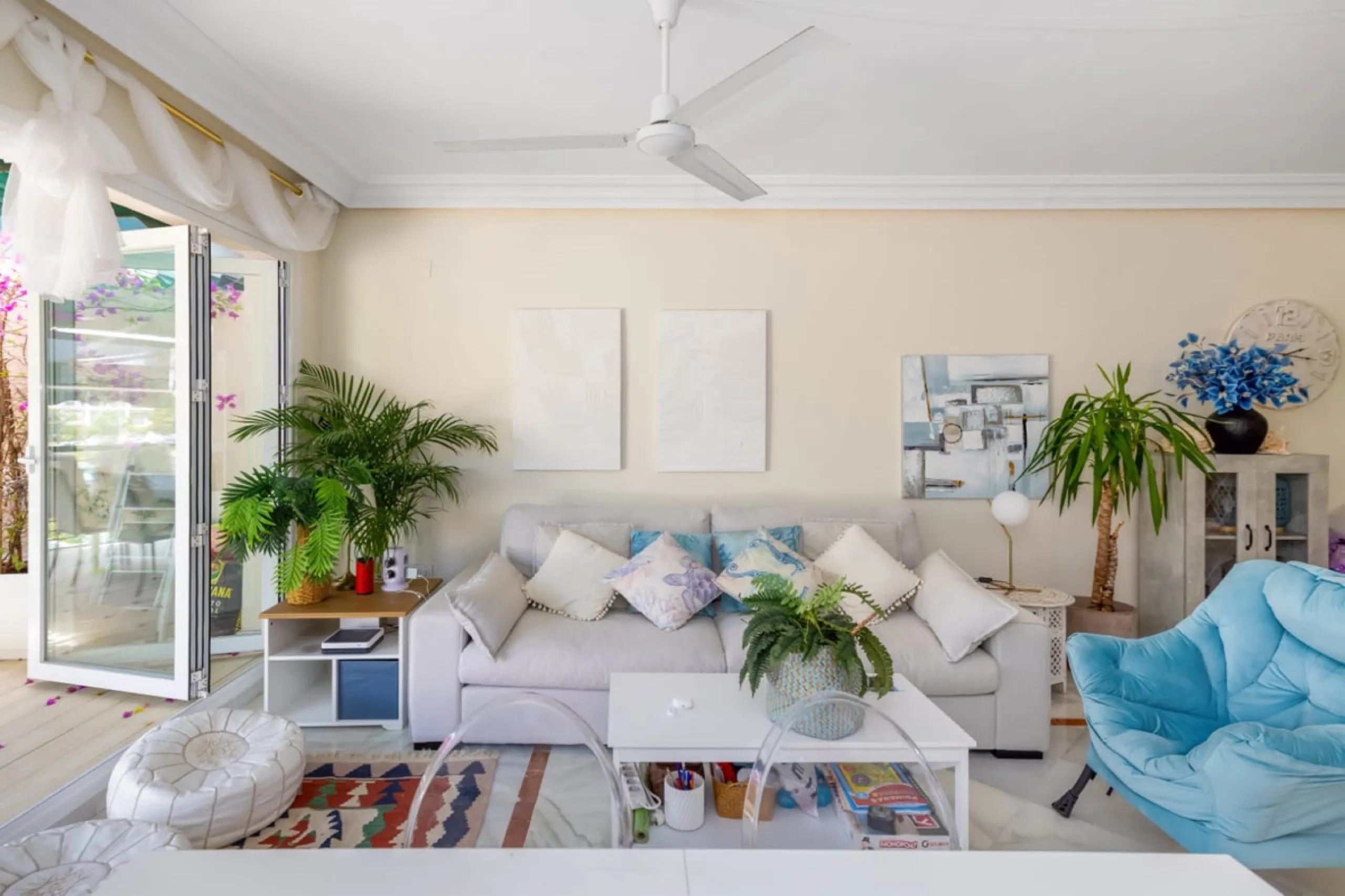 Apartment - Middle Floor Apartment в продаже в Marbella, Málaga. В доме 2 спален и 2 ванных комнат. Площадь дома 150 м²