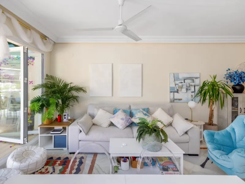 Apartment - Middle Floor Apartment в продаже в Marbella, Málaga. В доме 2 спален и 2 ванных комнат. Площадь дома 150 м²