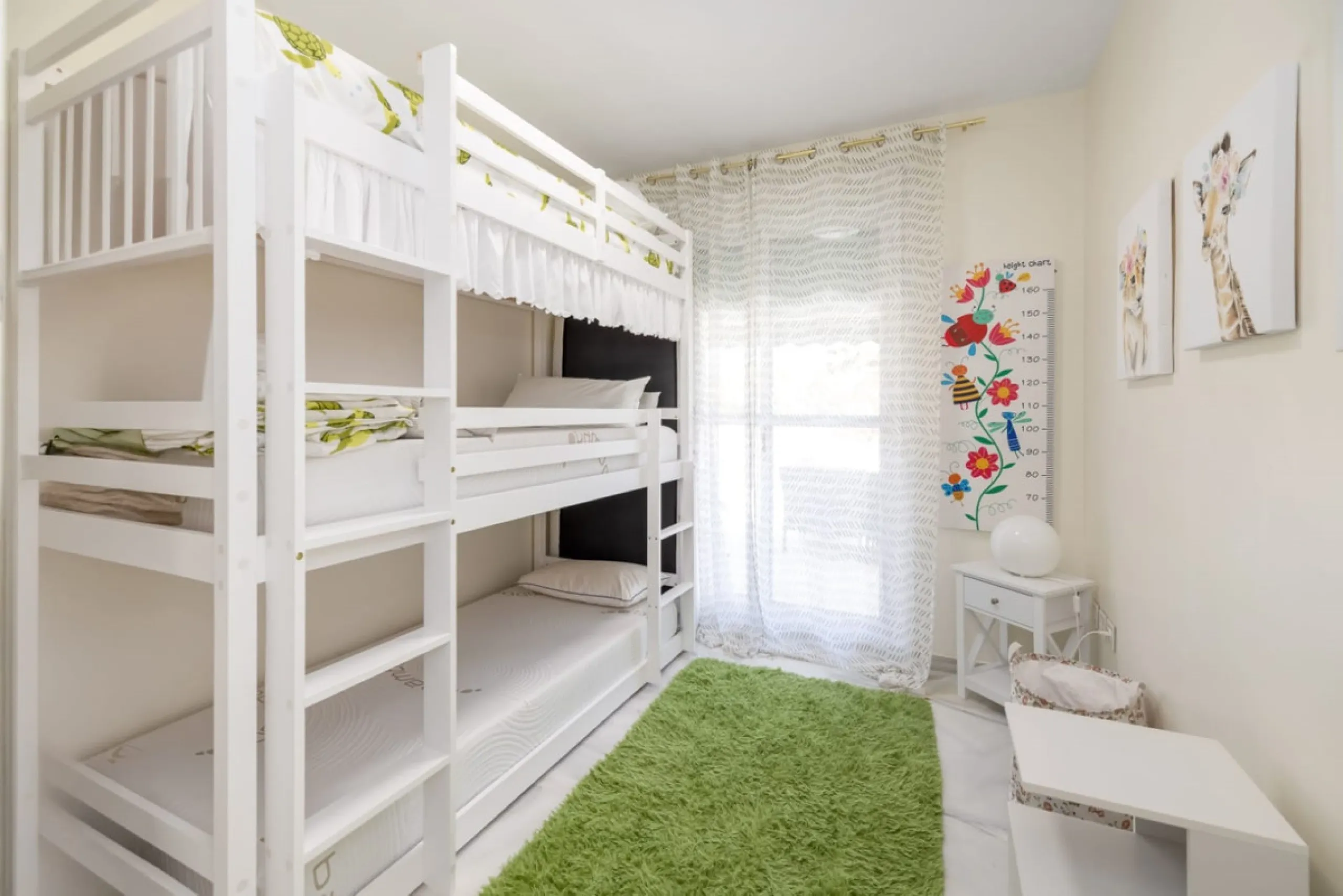 Apartment - Middle Floor Apartment в продаже в Marbella, Málaga. В доме 2 спален и 2 ванных комнат. Площадь дома 150 м²