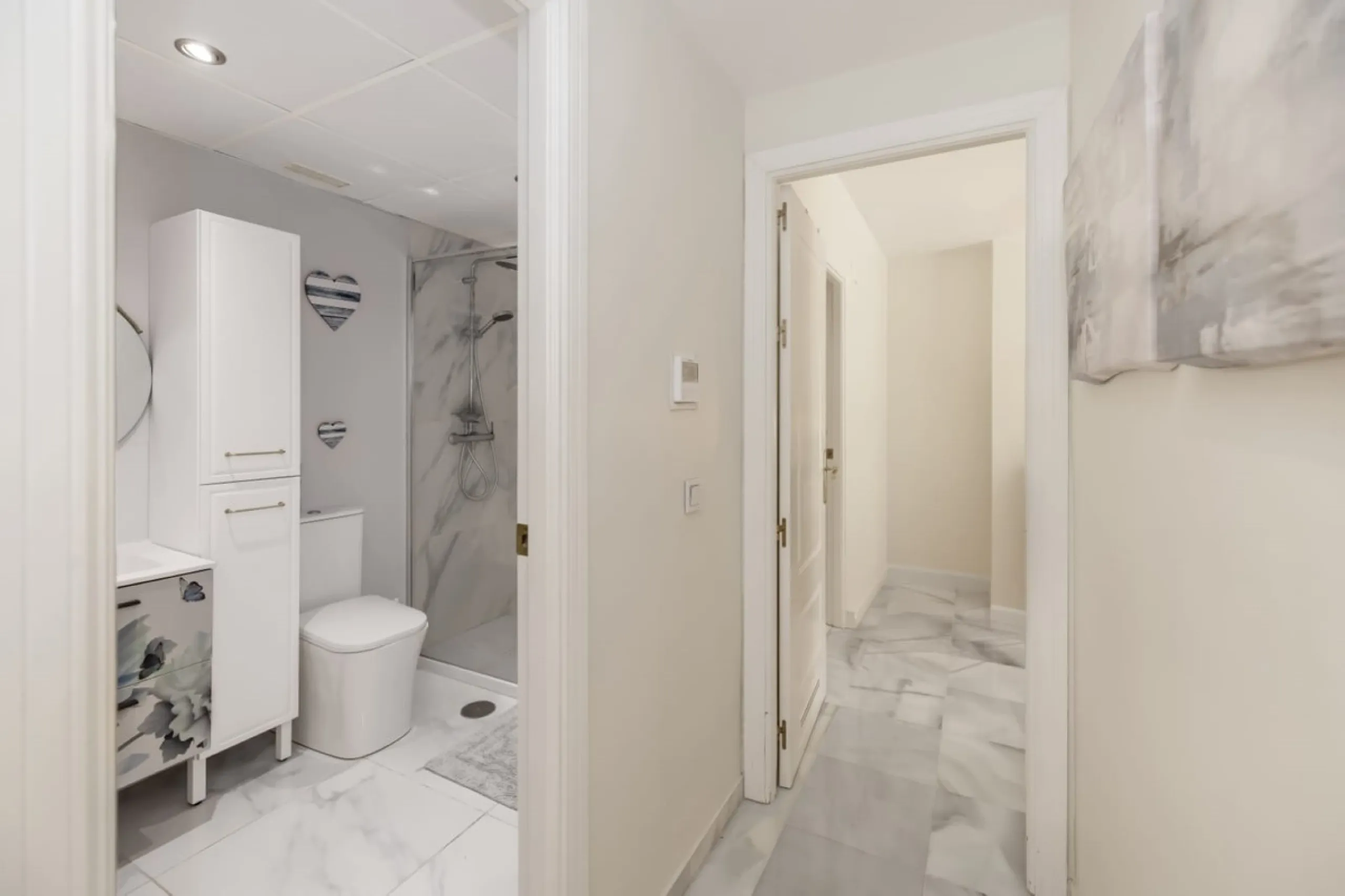 Apartment - Middle Floor Apartment в продаже в Marbella, Málaga. В доме 2 спален и 2 ванных комнат. Площадь дома 150 м²