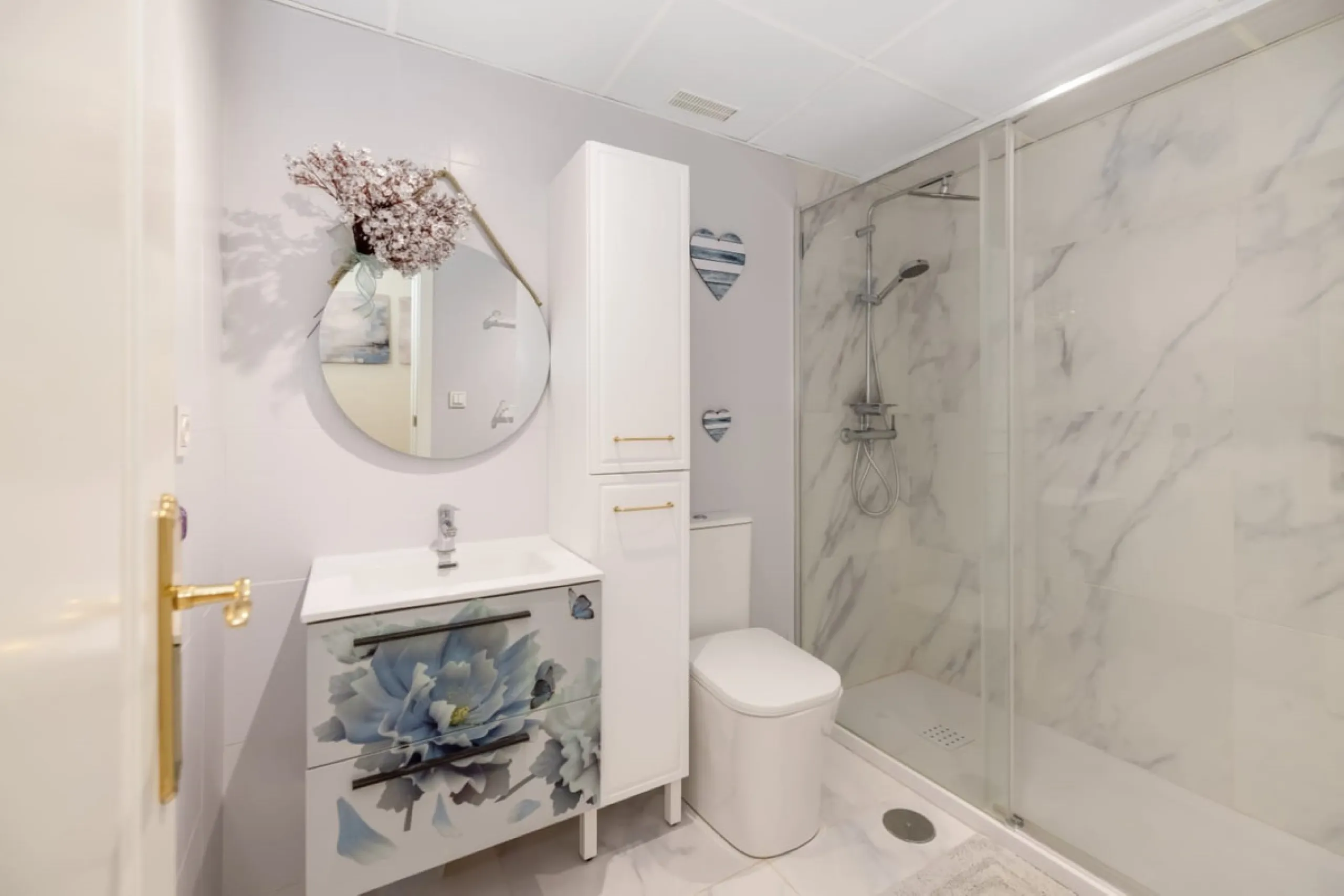 Apartment - Middle Floor Apartment в продаже в Marbella, Málaga. В доме 2 спален и 2 ванных комнат. Площадь дома 150 м²