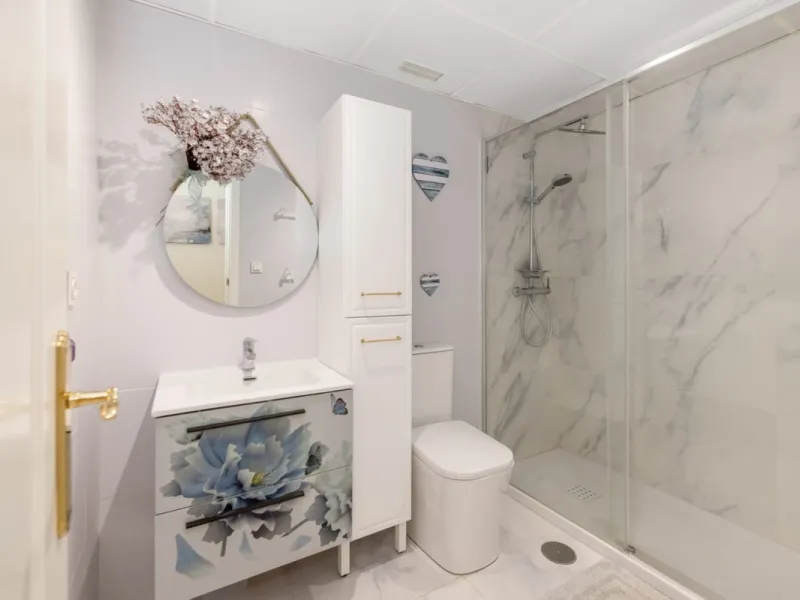 Apartment - Middle Floor Apartment в продаже в Marbella, Málaga. В доме 2 спален и 2 ванных комнат. Площадь дома 150 м²