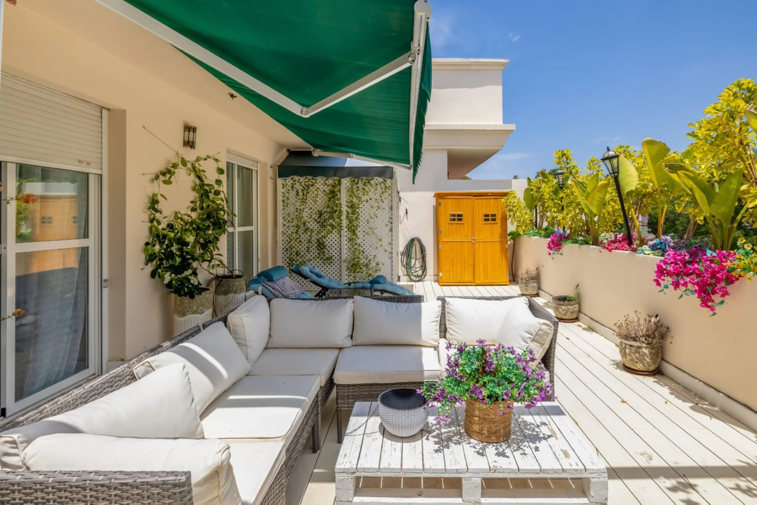 Apartment - Middle Floor Apartment в продаже в Marbella, Málaga. В доме 2 спален и 2 ванных комнат. Площадь дома 150 м²