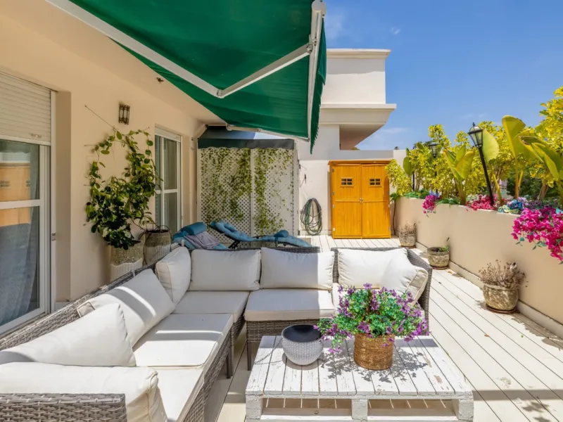 Apartment - Middle Floor Apartment в продаже в Marbella, Málaga. В доме 2 спален и 2 ванных комнат. Площадь дома 150 м²