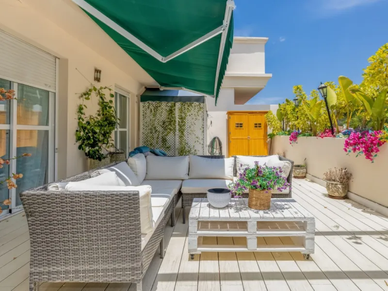 Apartment - Middle Floor Apartment в продаже в Marbella, Málaga. В доме 2 спален и 2 ванных комнат. Площадь дома 150 м²