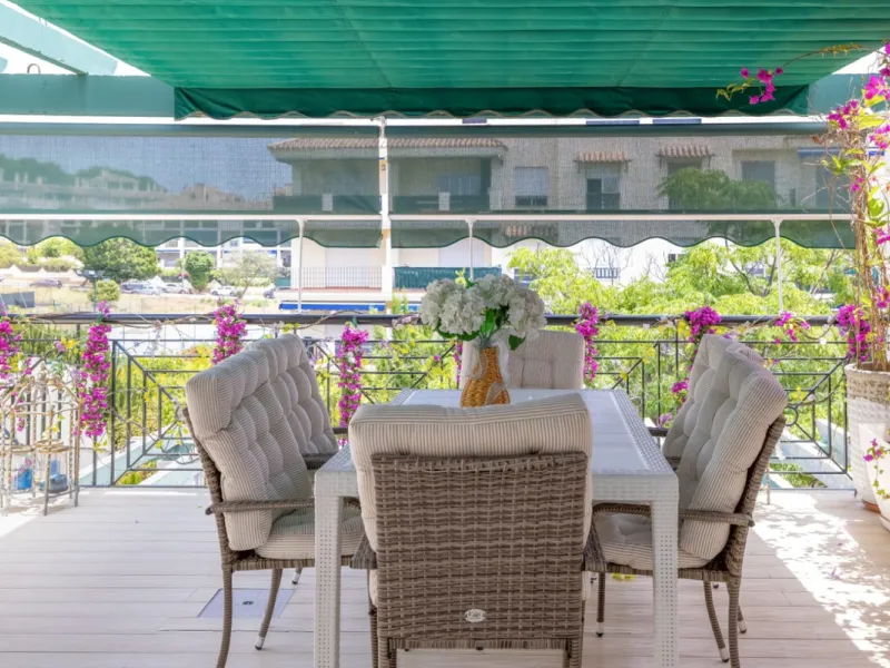 Apartment - Middle Floor Apartment в продаже в Marbella, Málaga. В доме 2 спален и 2 ванных комнат. Площадь дома 150 м²
