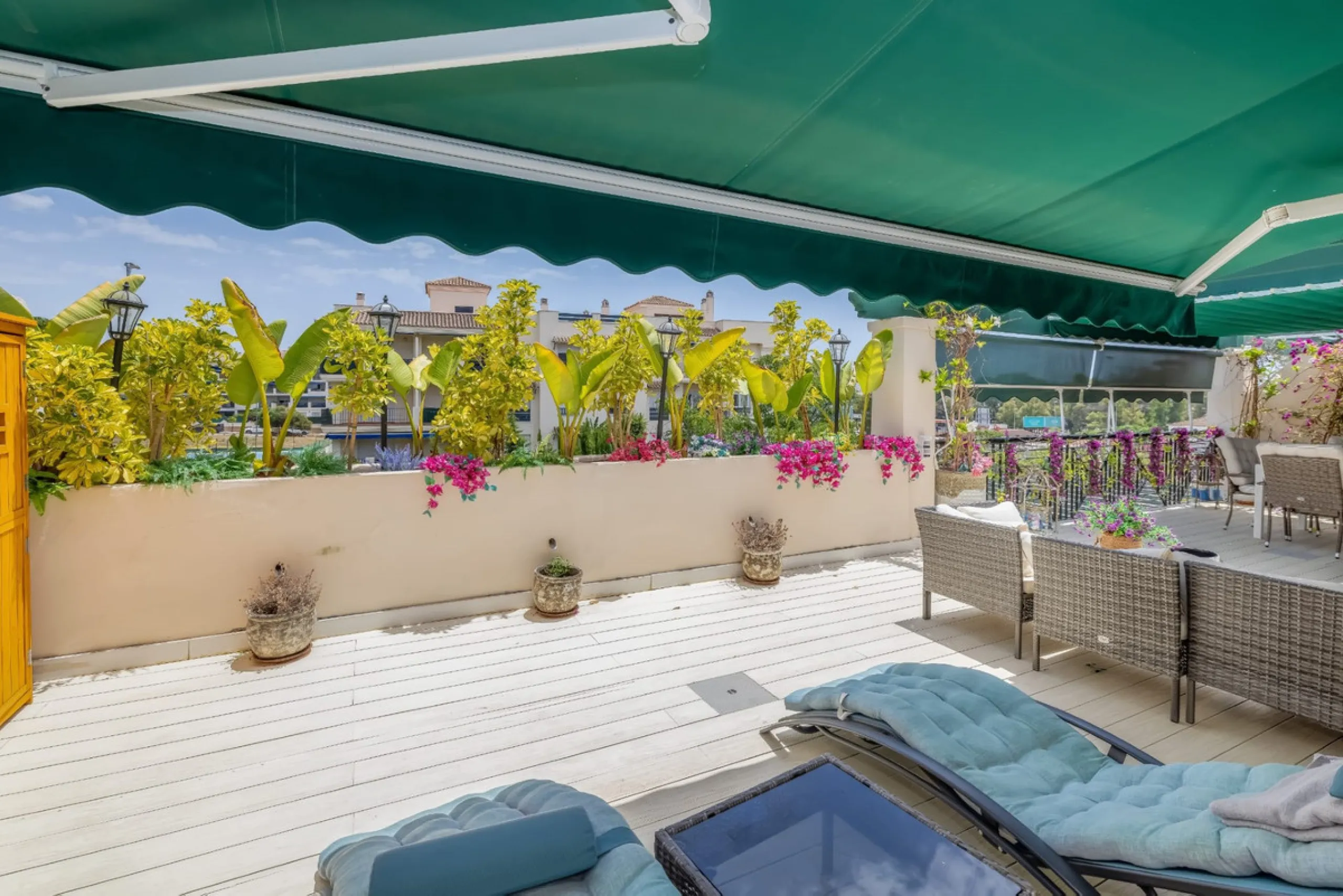 Apartment - Middle Floor Apartment в продаже в Marbella, Málaga. В доме 2 спален и 2 ванных комнат. Площадь дома 150 м²