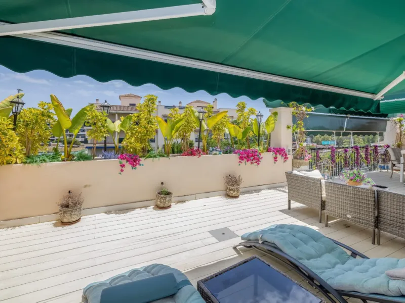 Apartment - Middle Floor Apartment в продаже в Marbella, Málaga. В доме 2 спален и 2 ванных комнат. Площадь дома 150 м²