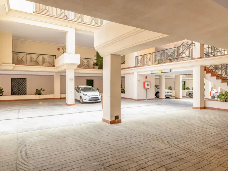 Apartment - Middle Floor Apartment в продаже в Marbella, Málaga. В доме 2 спален и 2 ванных комнат. Площадь дома 150 м²