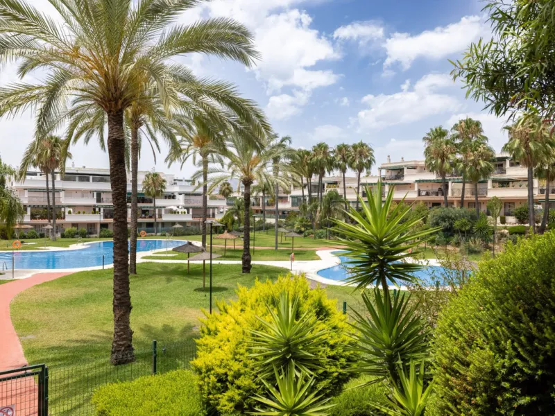 Apartment - Middle Floor Apartment в продаже в Marbella, Málaga. В доме 2 спален и 2 ванных комнат. Площадь дома 150 м²
