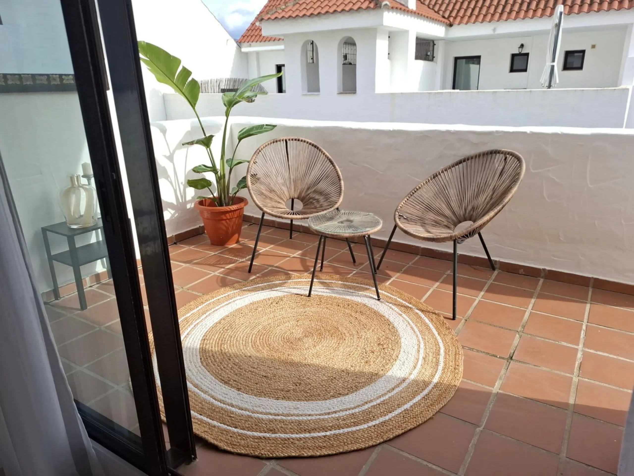 Apartment - Middle Floor Apartment в продаже в Marbella, Málaga. В доме 3 спален и 2 ванных комнат. Площадь дома 131 м²