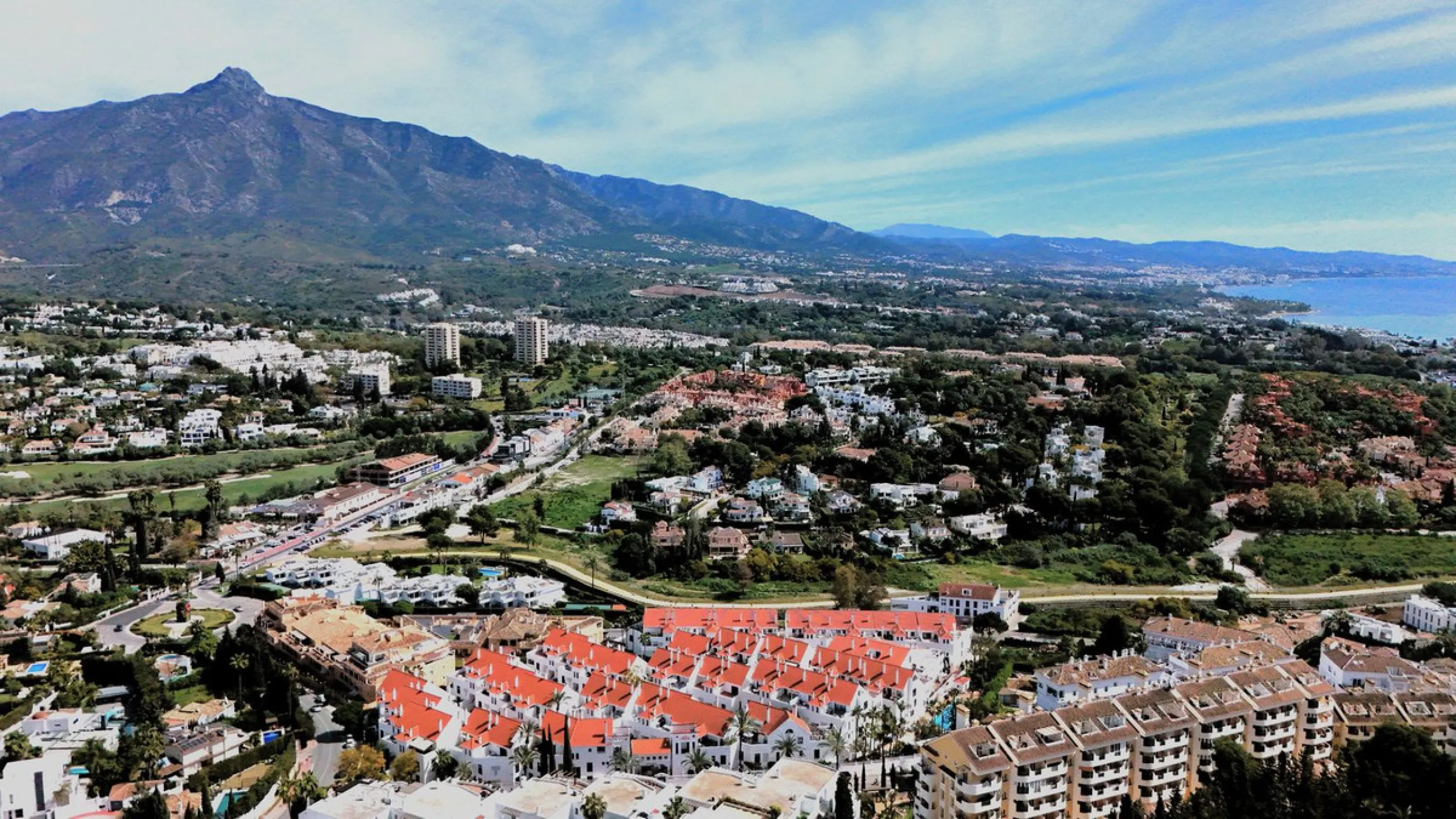 Apartment - Middle Floor Apartment в продаже в Marbella, Málaga. В доме 3 спален и 2 ванных комнат. Площадь дома 131 м²