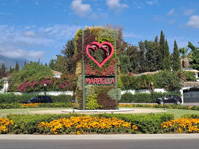 Apartment - Middle Floor Apartment в продаже в Marbella, Málaga. В доме 3 спален и 2 ванных комнат. Площадь дома 131 м²