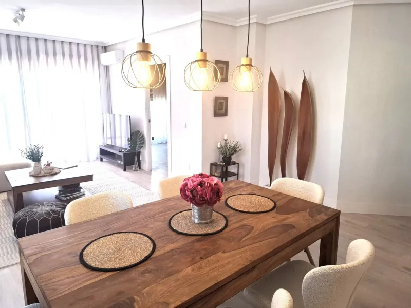Apartment - Middle Floor Apartment в продаже в Marbella, Málaga. В доме 3 спален и 2 ванных комнат. Площадь дома 131 м²
