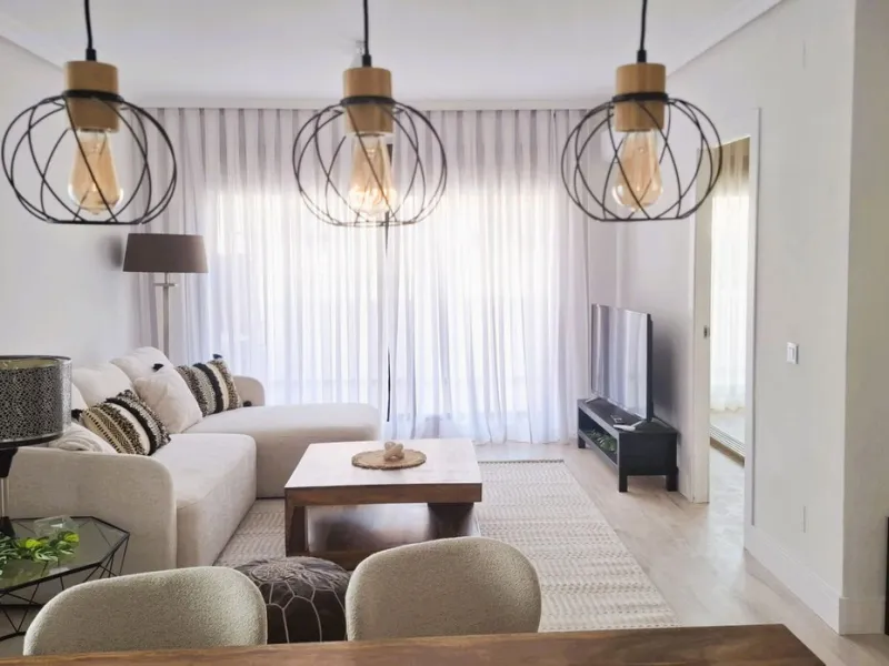 Apartment - Middle Floor Apartment в продаже в Marbella, Málaga. В доме 3 спален и 2 ванных комнат. Площадь дома 131 м²